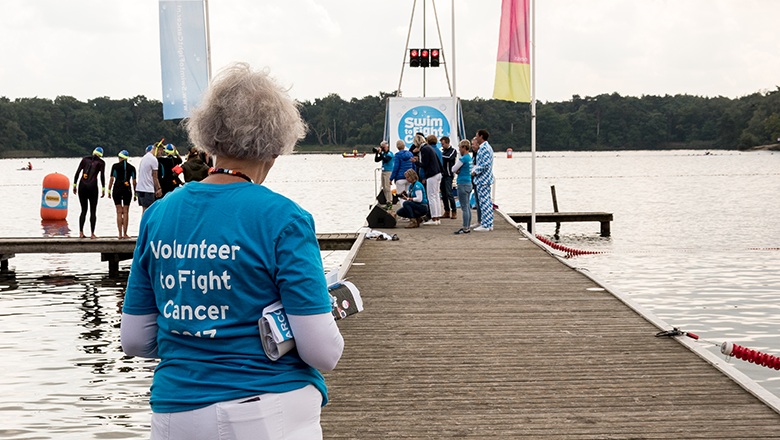 Vrijwilliger van Swim to Fight Cancer IJzeren Man Vught